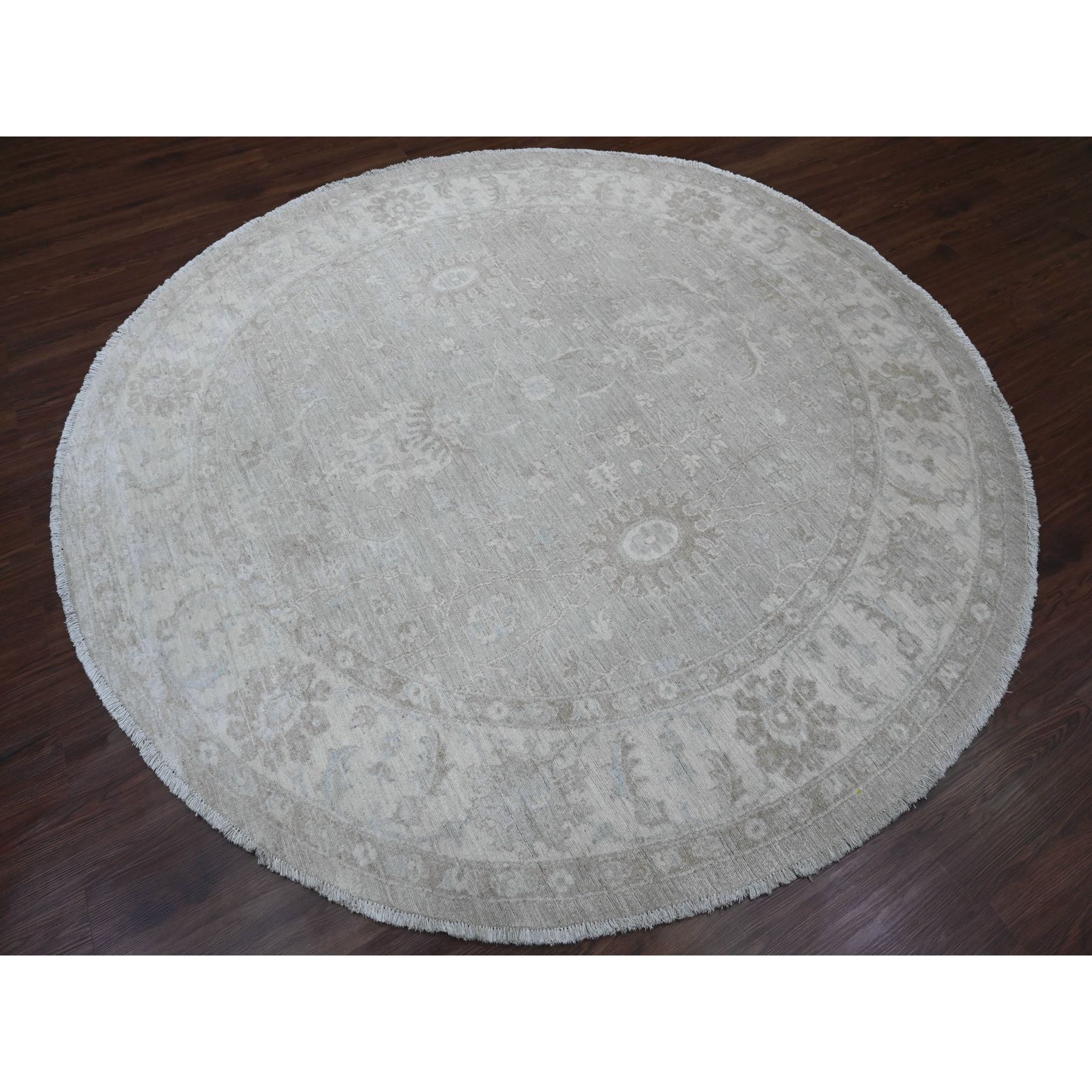 8'x8' Misty Gray, Washed Out Ziegler Mahal Revival with All Over Pattern, Hand Knotted, 100% Wool, Round, Oriental Rug Sh89795