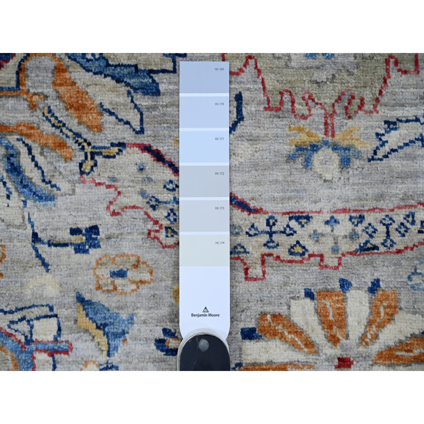 7'7"x7'7" Cloud Gray, Aryana Collection, Peshawar with Ziegler Mahal Design, High Mountain Wool, Denser Weave, Hand Knotted, Round, Oriental Rug Sh89853