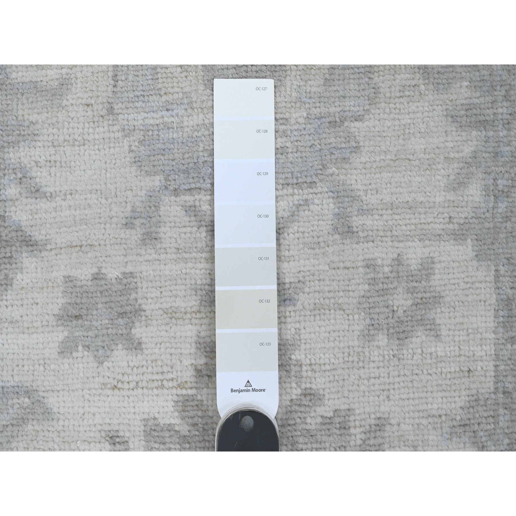 2'8"x6' Vista White, Natural Dyes, Afghan Angora Oushak with Floral Design, 100% Wool, Hand Knotted, Runner, Oriental Rug Sh89876