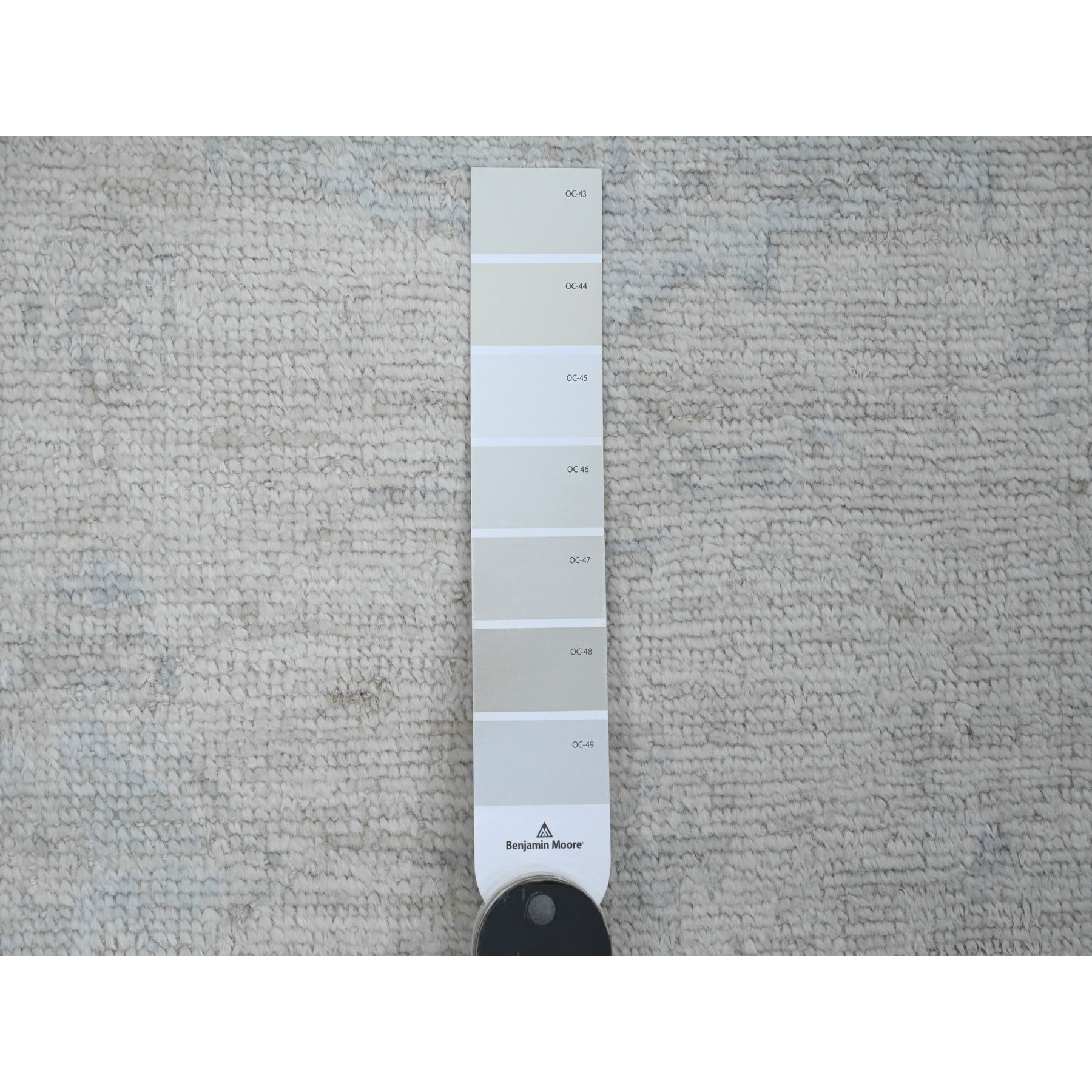 2'9"x7'7" Daisy White, Afghan Angora Oushak with Large Leaf Design, Vegetable Dyes, Hand Knotted, 100% Wool, Runner, Oriental Rug Sh89893