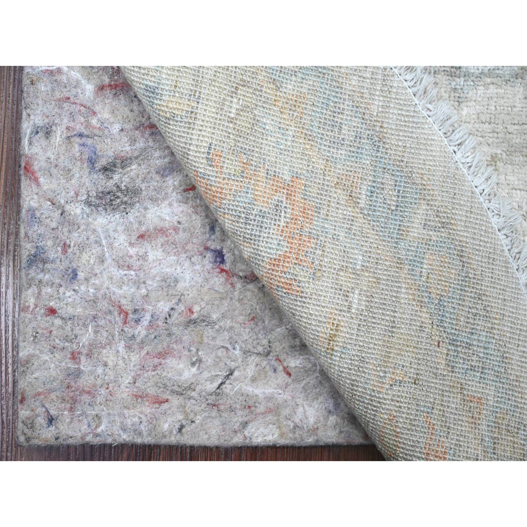 5'9"x5'9" Cascading White, Washed Out Peshawar with Heriz All Over Design, High Mountain Wool, Densely Woven, Hand Knotted, Round, Oriental Rug Sh89999