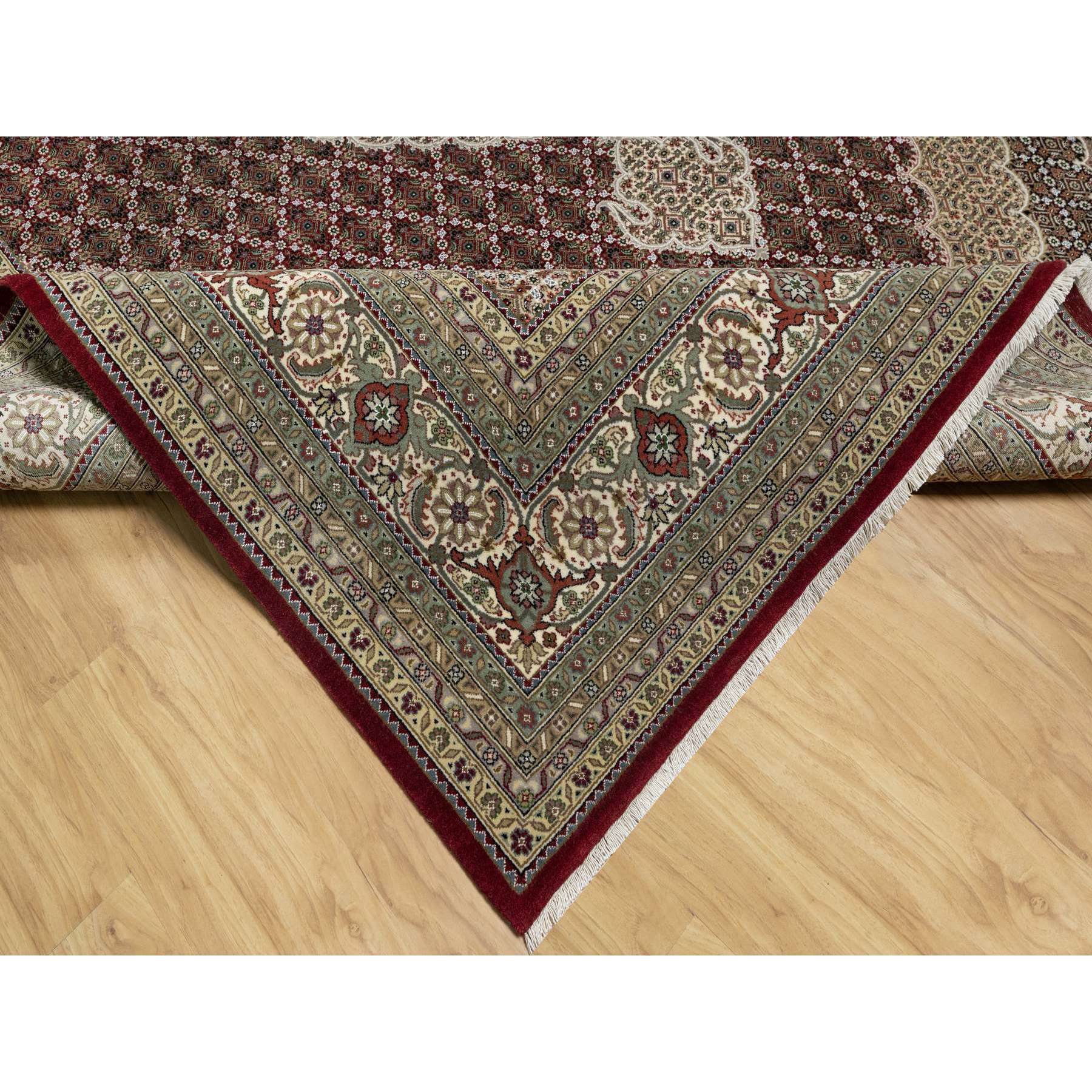 8'10"x12'4" Wine Red, 250 KPSI, Hand Knotted, Super Mahi with Large Medallion, Wool and Silk, Oriental Rug Sh90856