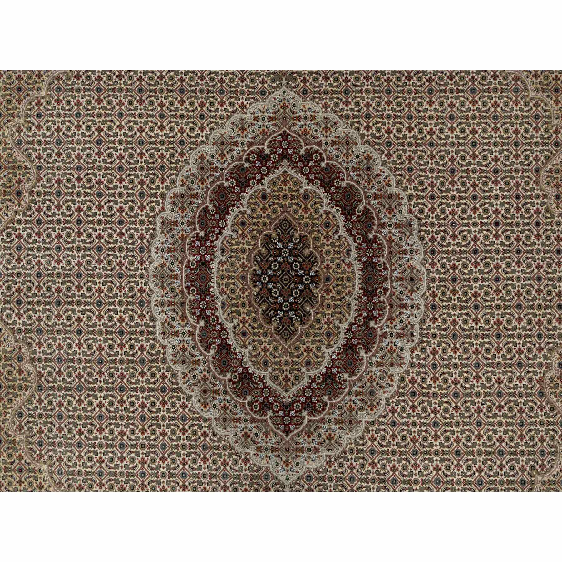 8'x10' Photon White, Super Mahi with Large Medallion, Hand Knotted, Wool and Silk, 250 KPSI, Oriental Rug Sh90862