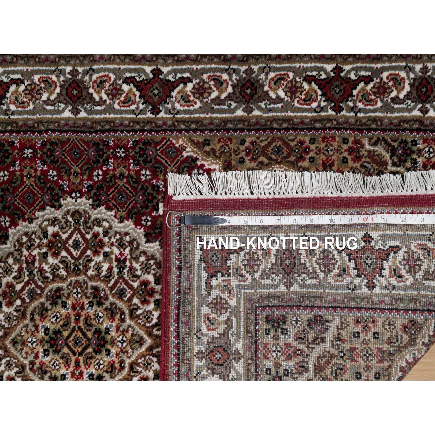 2'10"x5'1" Mahogany Red, Natural Wool, Tabriz Mahi with Fish Medallion Design, Hand Knotted, Densely Woven, Oriental Rug Sh90984