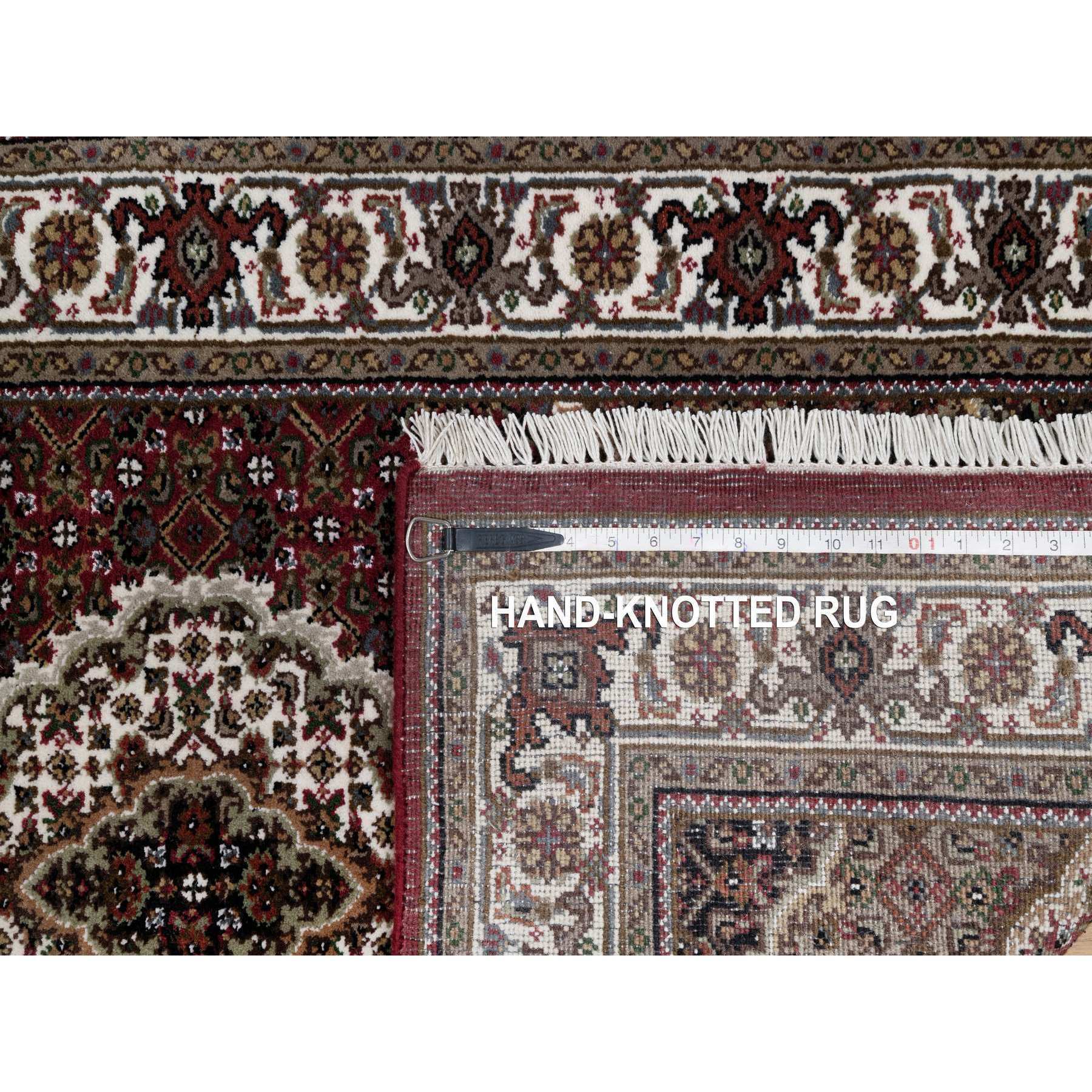 2'10"x5'2" Scarlet Red, Tabriz Mahi with Fish Medallion Design, Organic Wool, Hand Knotted, Densely Woven, Oriental Rug Sh90990