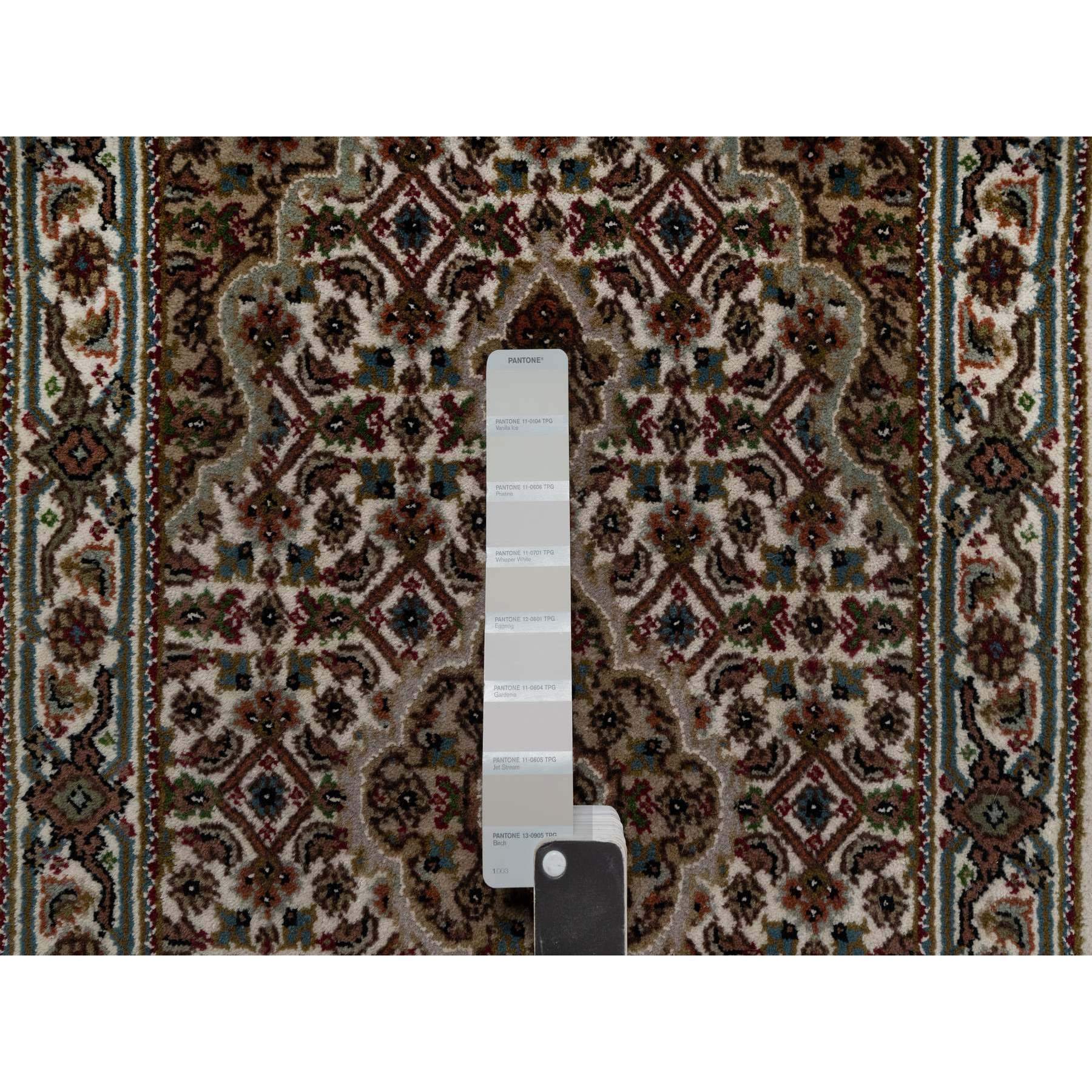 2'x3' Oyster White, Hand Knotted, Tabriz Mahi with Fish Medallion Design, Pure Wool, Denser Weave, Mat, Oriental Rug Sh91030