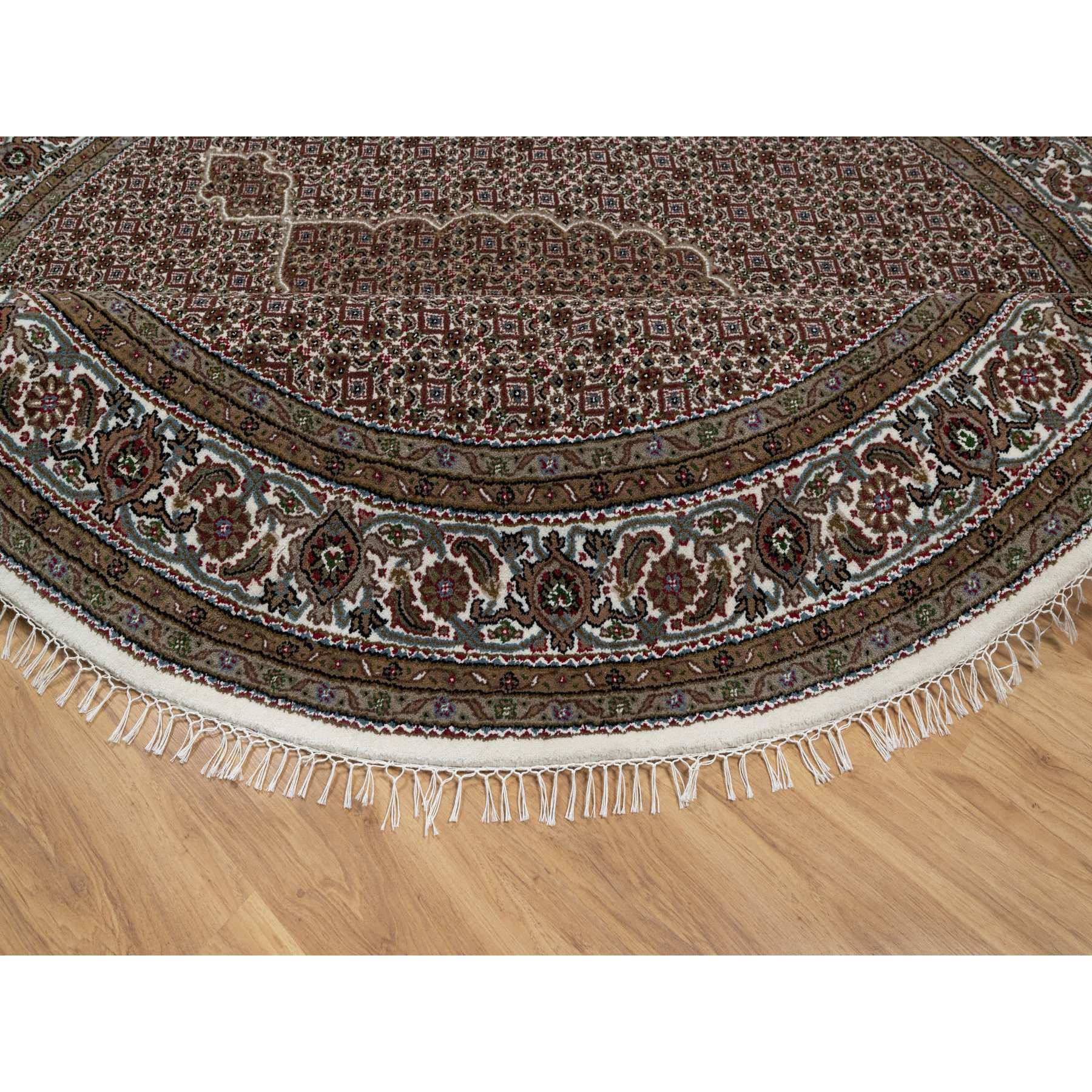 7'6"x7'6" Pearl White, Tabriz Mahi with Fish Medallion Design, Hand Knotted, Pure Wool, Denser Weave, Round, Oriental Rug Sh91042