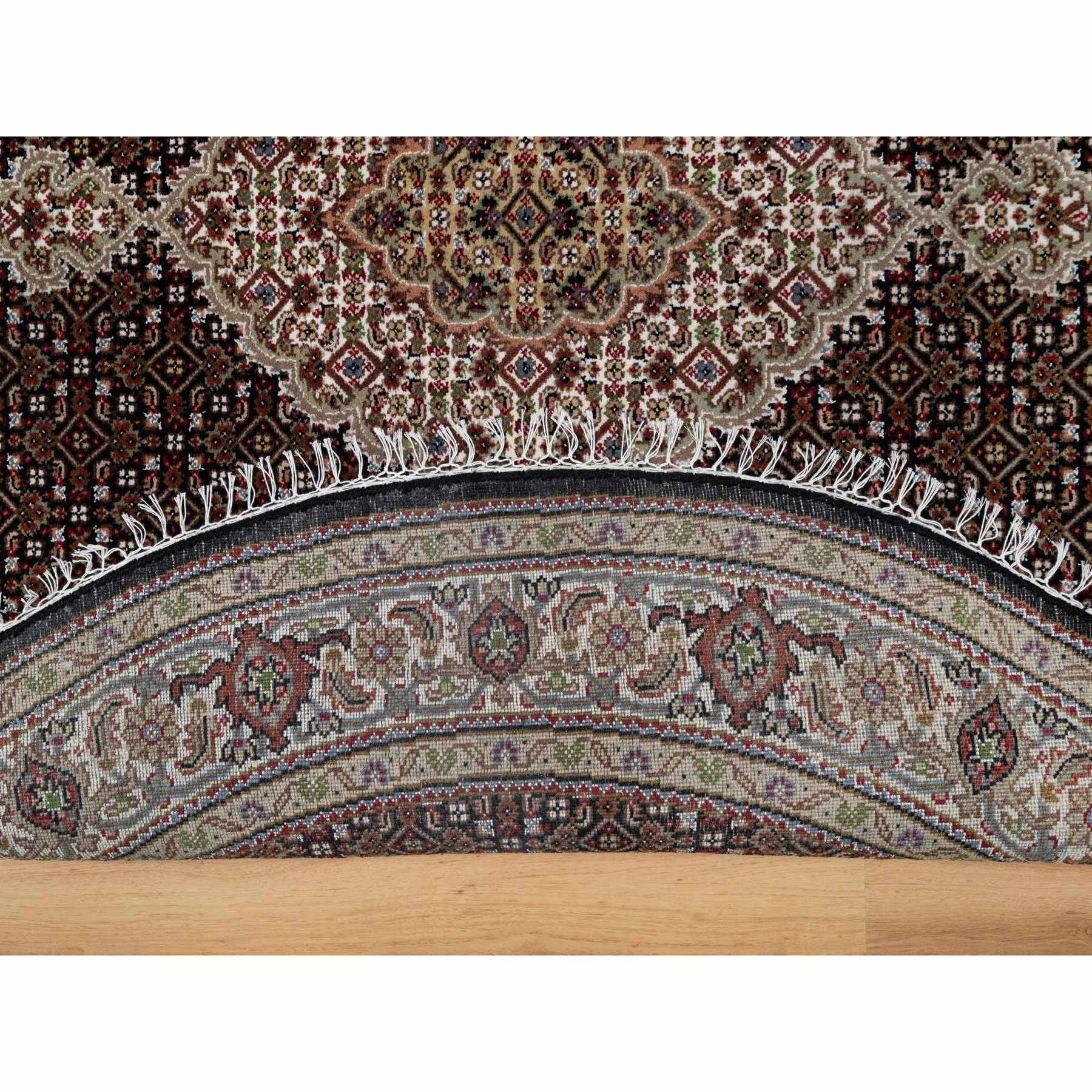 6'x6' Rich Black, Hand Knotted, Tabriz Mahi with Fish Medallion Design, 175 KPSI, Pure Wool, Round, Oriental Rug Sh91043