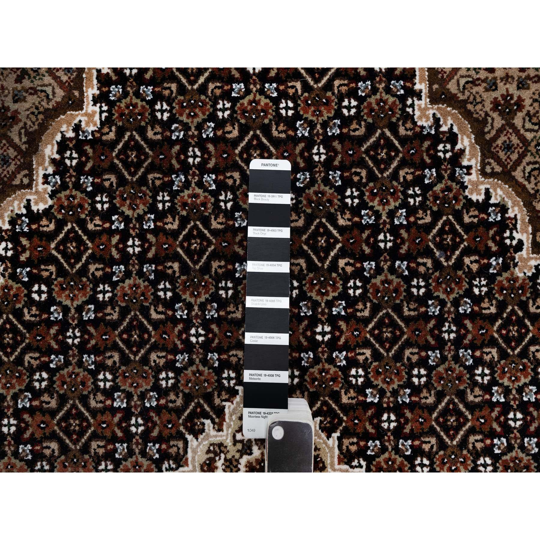 5'10"x9'2" Jet Black, Pure Wool, Tabriz Mahi with Fish Medallion Design, 175 KPSI, Hand Knotted, Oriental Rug Sh91047