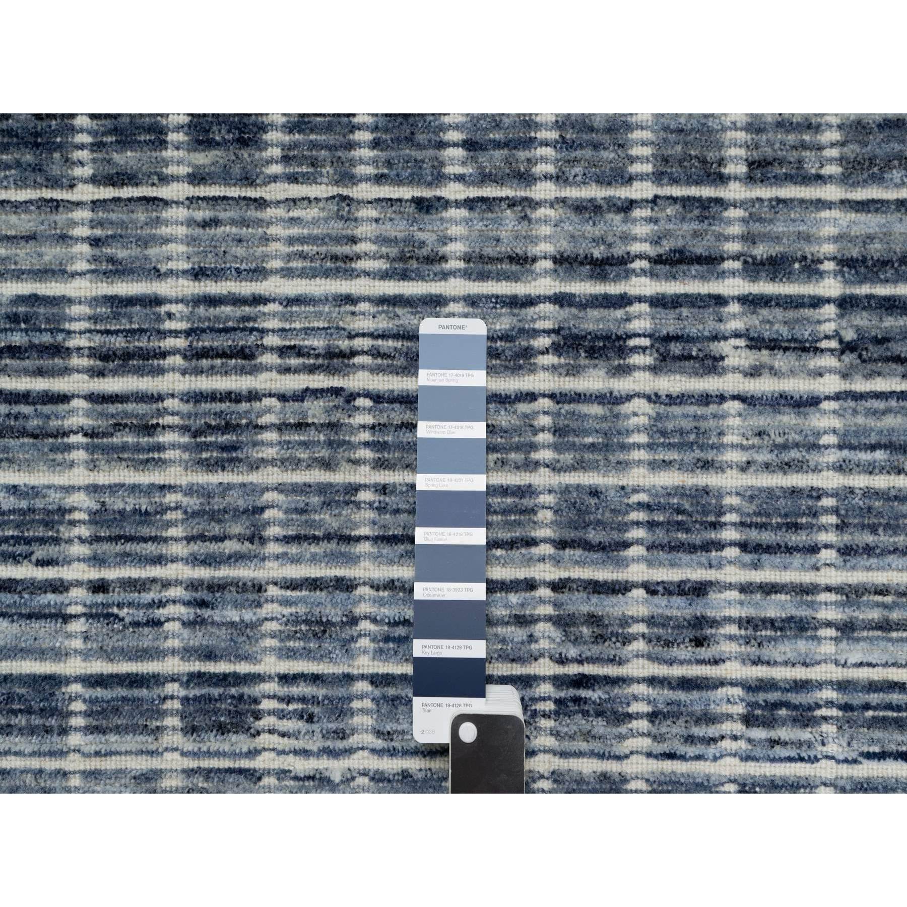 2'2"x3'1" Denim Blue, Modern Plain Decor Box Design, Pure Wool, Soft to the Touch, Loomed Knotted, Mat, Oriental Rug Sh91062