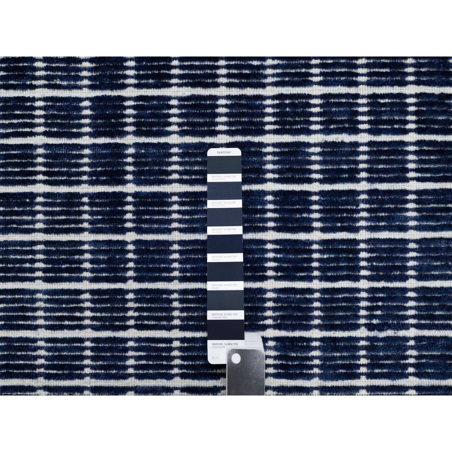 2'2"x3'1" Space Cadet Blue, Modern Plain Decor Box Design, Luxurious Wool, Soft to the Touch, Loomed Knotted, Mat, Oriental Rug Sh91063