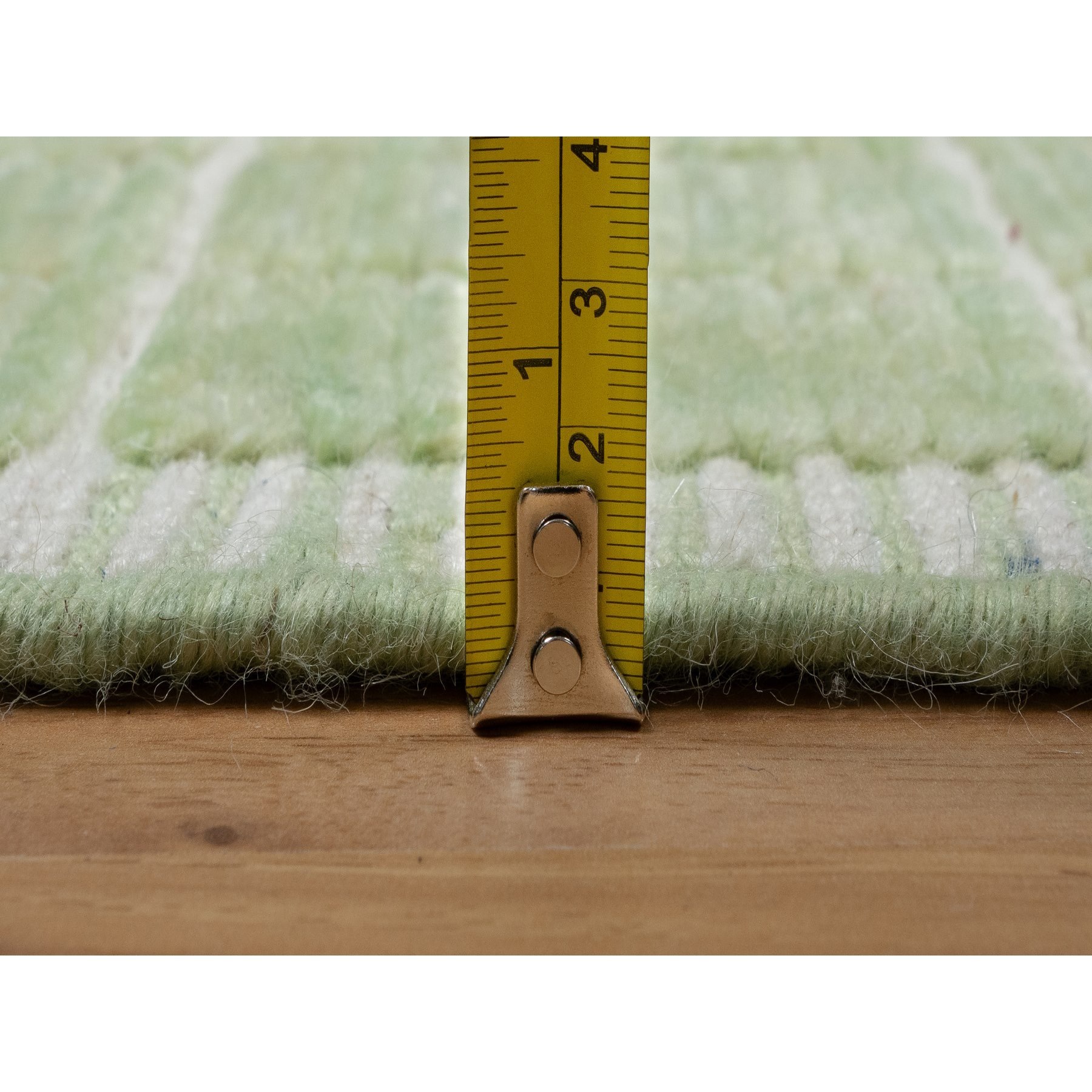 2'2"x3'1" Lily Green, Modern Plain Decor Box Design, Pure Wool, Soft to the Touch, Loomed Knotted, Mat, Oriental Rug Sh91064