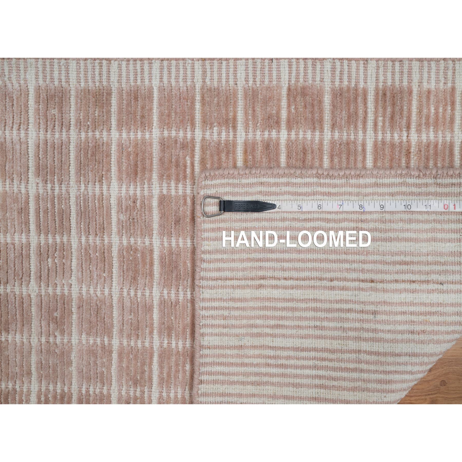 2'2"x3'1" Salmon Pink, Soft to Touch, Modern Plain Decor Box Design, Luxurious Wool, Loomed Knotted, Mat, Oriental Rug Sh91066