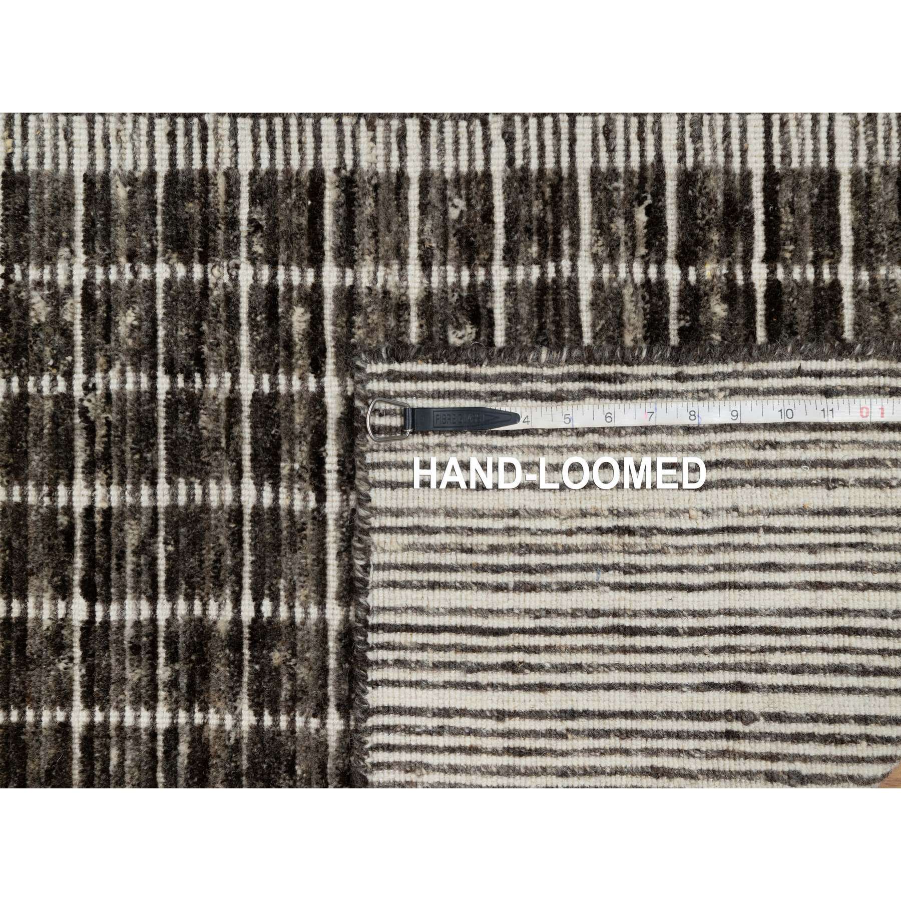 2'3"x3'1" Shades of Brown, Soft to the Touch, Modern Plain Decor Box Design, Luxurious Wool, Loomed Knotted, Mat, Oriental Rug Sh91069
