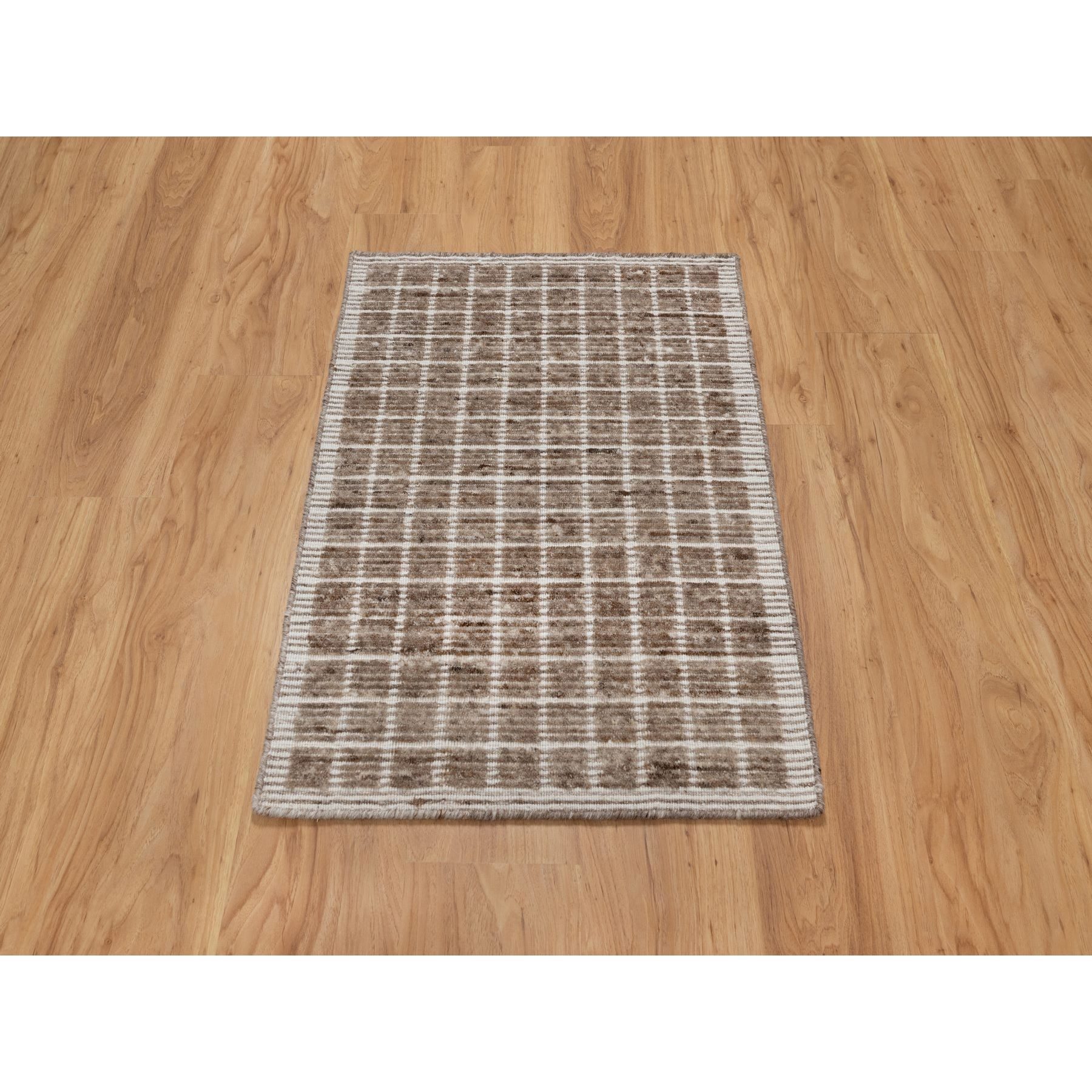 2'2"x3'1" Beaver Brown, Modern Plain Decor Box Design, Natural Wool, Soft to the Touch, Loomed Knotted, Mat, Oriental Rug Sh91071