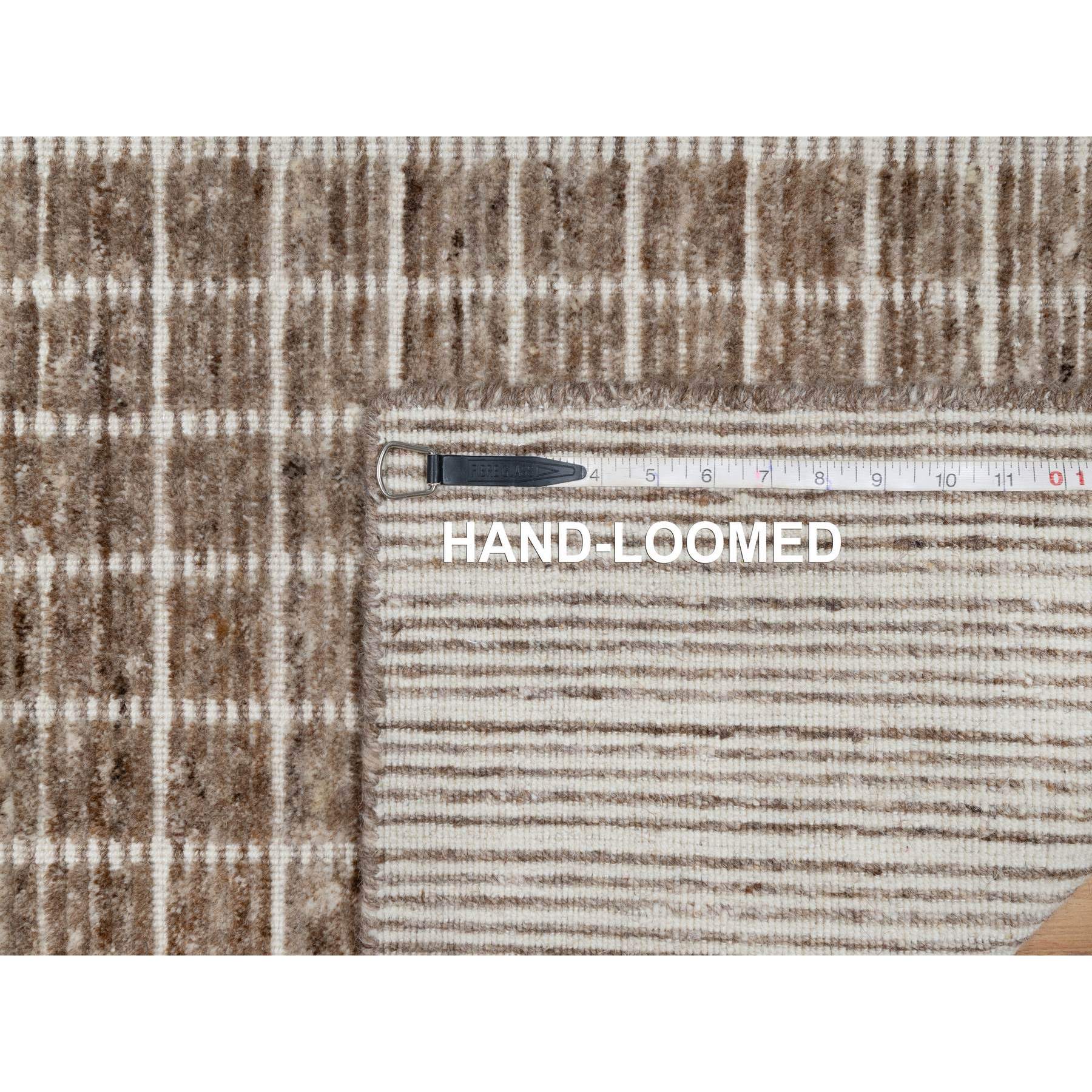 2'2"x3'1" Beaver Brown, Modern Plain Decor Box Design, Natural Wool, Soft to the Touch, Loomed Knotted, Mat, Oriental Rug Sh91071