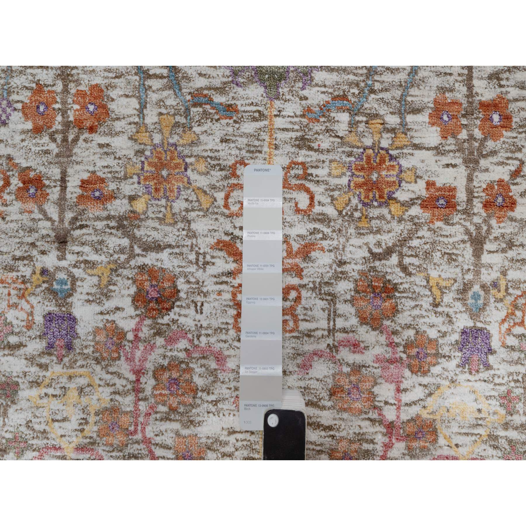 4'3"x6'2" Snow White with Brown, Directional Vase Design, Silk with Textured Wool, Hand Knotted, Oriental Rug Sh91134