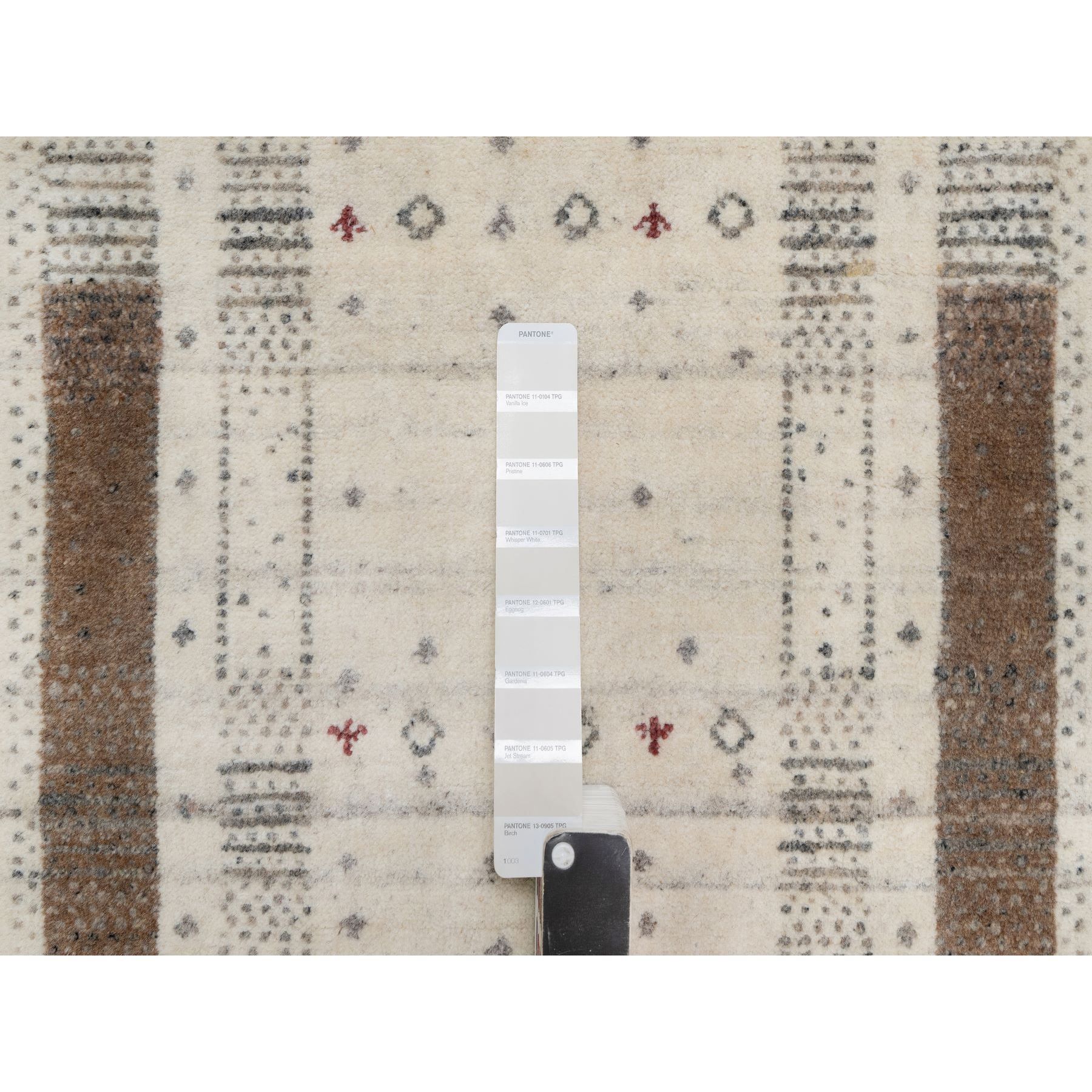 2'7"x4' Linen White with Brown, Modern Striae Design, Lori Buft Gabbeh with Small Animal Figurines, Thick and Plush, Soft Pile, Luxurious Wool, Hand Knotted, Mat, Oriental Rug Sh91261