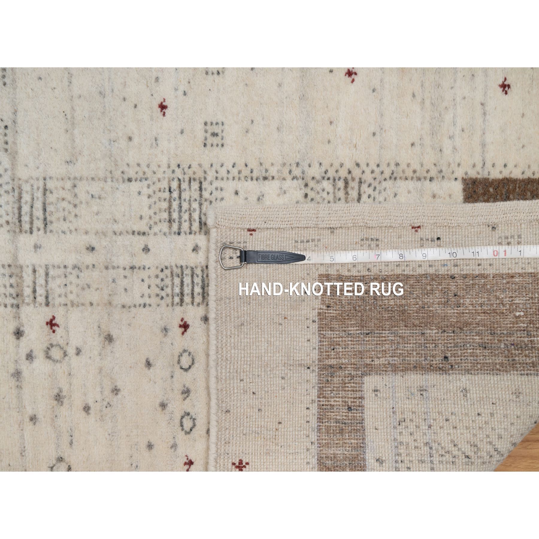 2'7"x4' Linen White with Brown, Modern Striae Design, Lori Buft Gabbeh with Small Animal Figurines, Thick and Plush, Soft Pile, Luxurious Wool, Hand Knotted, Mat, Oriental Rug Sh91261