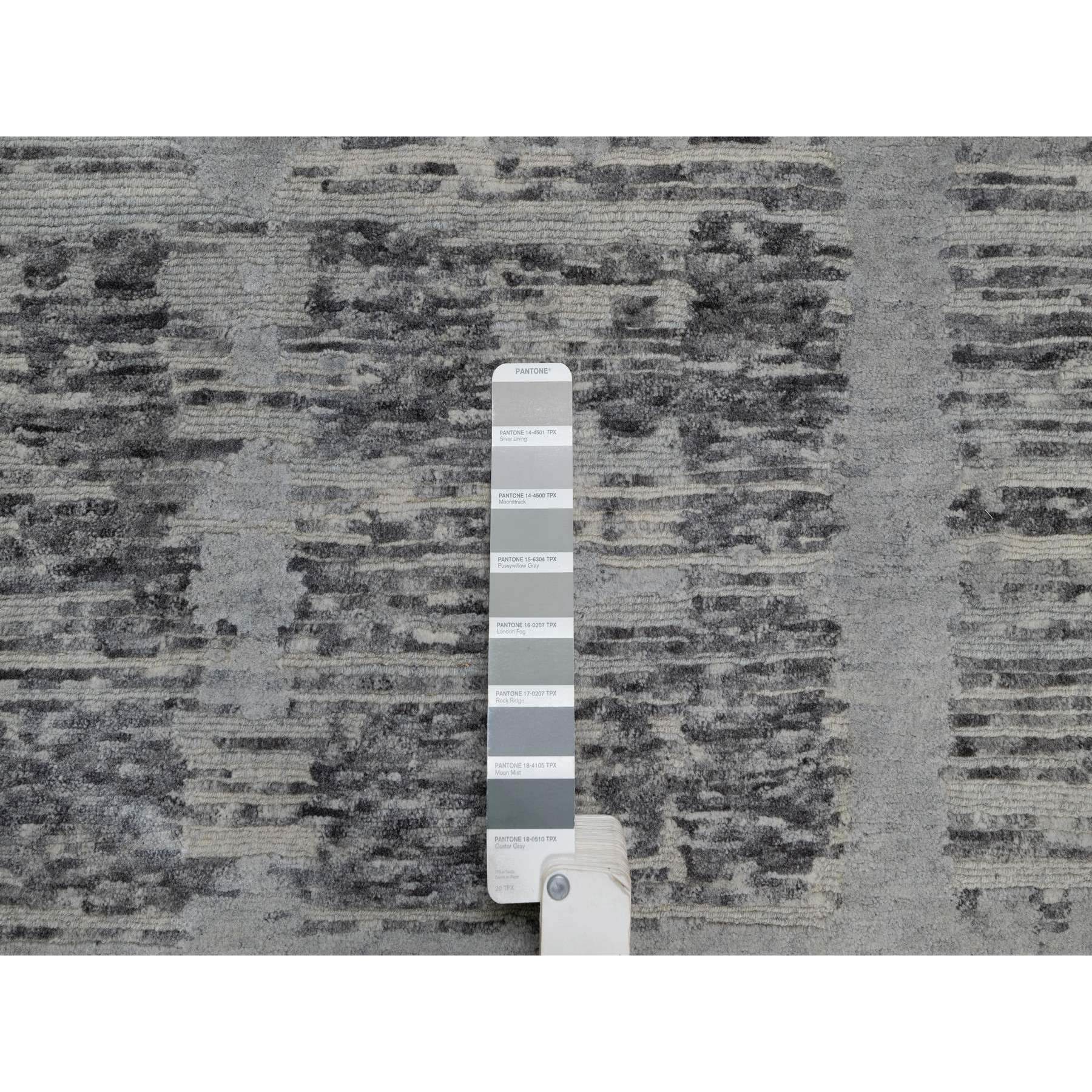 8'1"x10' Nevada Gray, Modern Criss Cross Erased Design, Hand Spun Undyed Natural Wool, Hand Knotted, Oriental Rug Sh91283