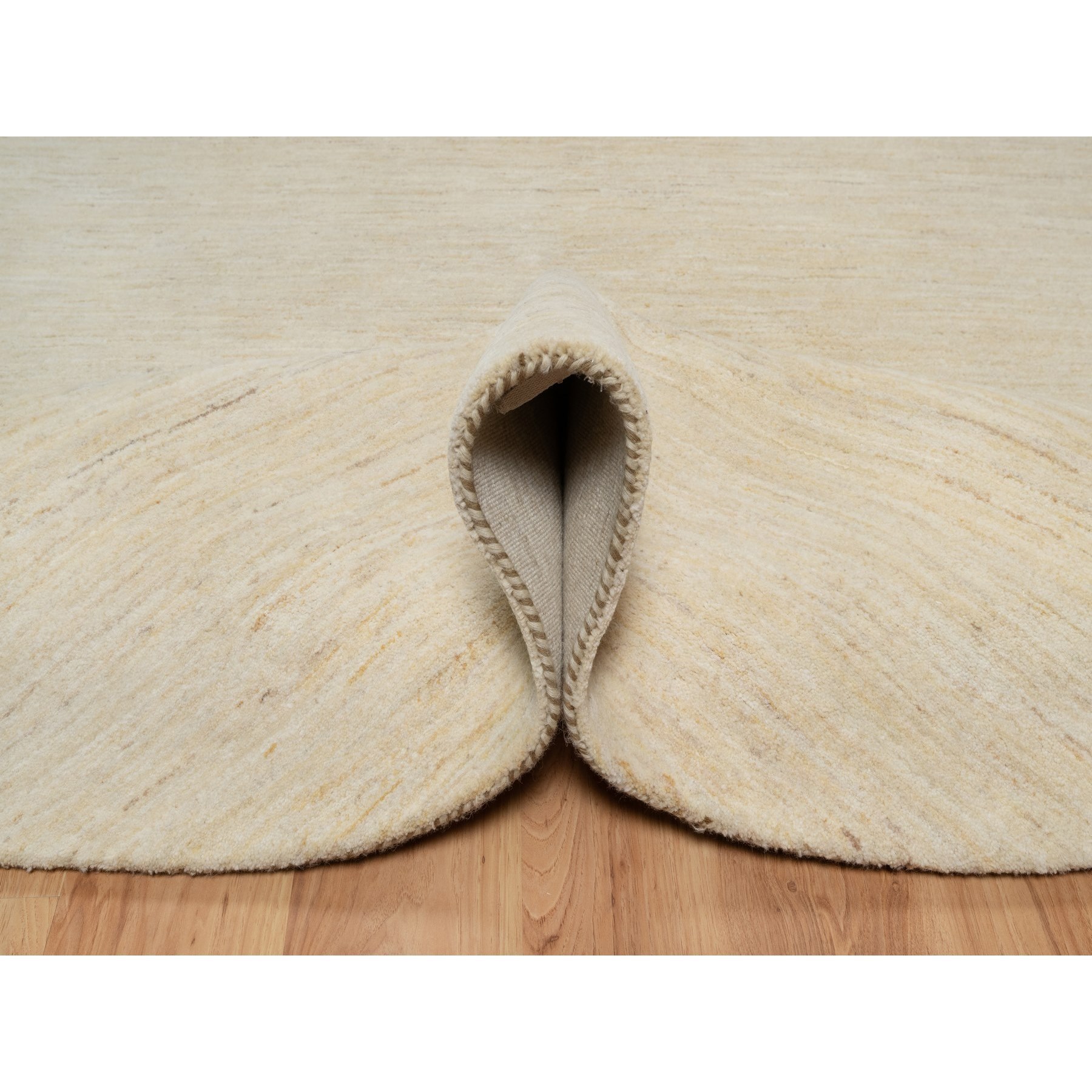7'9"x7'9" Linen White, Pure Wool, Modern, Plain Design, Lori Buft Gabbeh, Thick and Plush, Hand Knotted, Round, Oriental Rug Sh91308