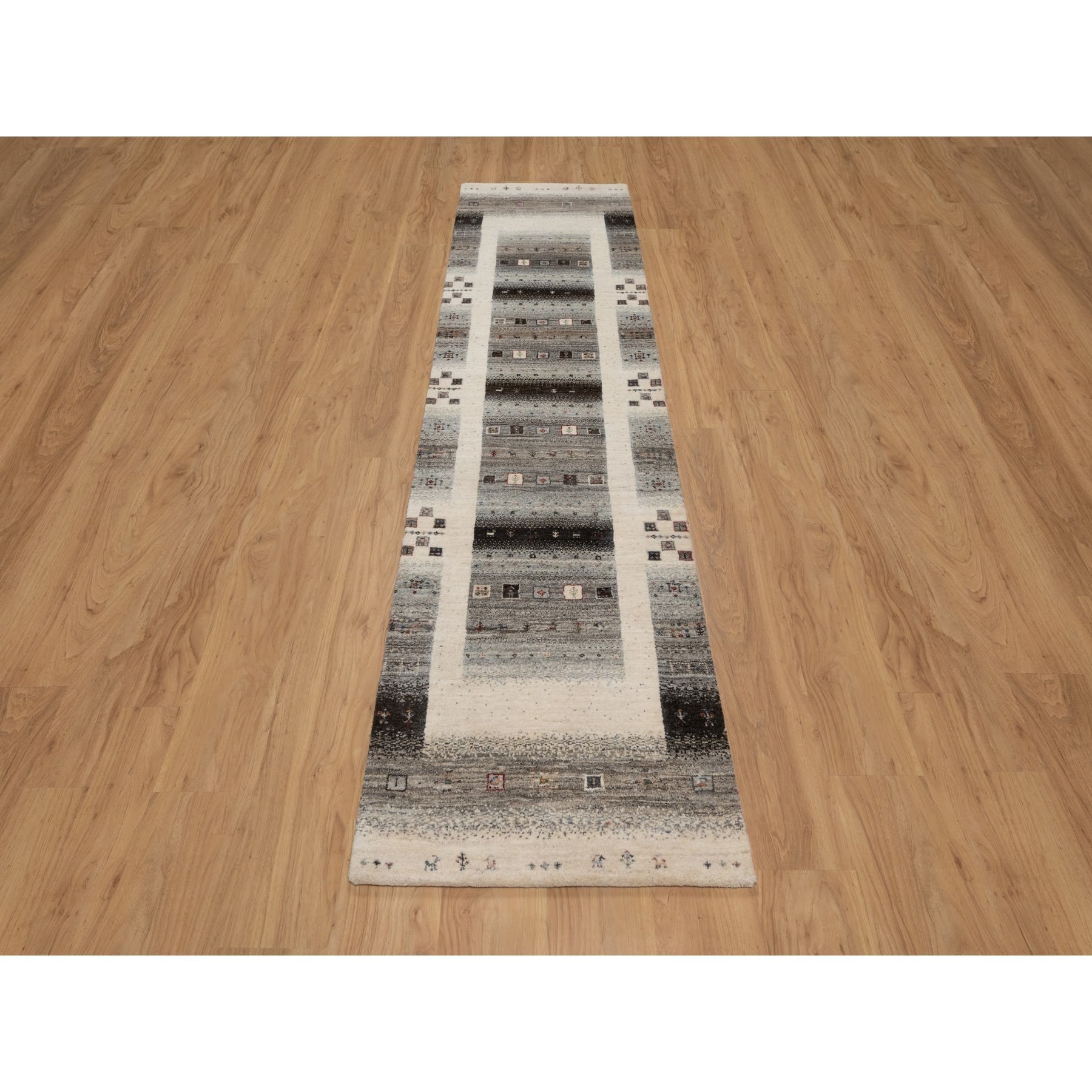 2'6"x9'10" Photon White, Hand Knotted, Thick and Plush, Modern, Lori Buft Gabbeh with Small Animal and Human Figurines, Pure Wool, Runner, Oriental Rug Sh91316