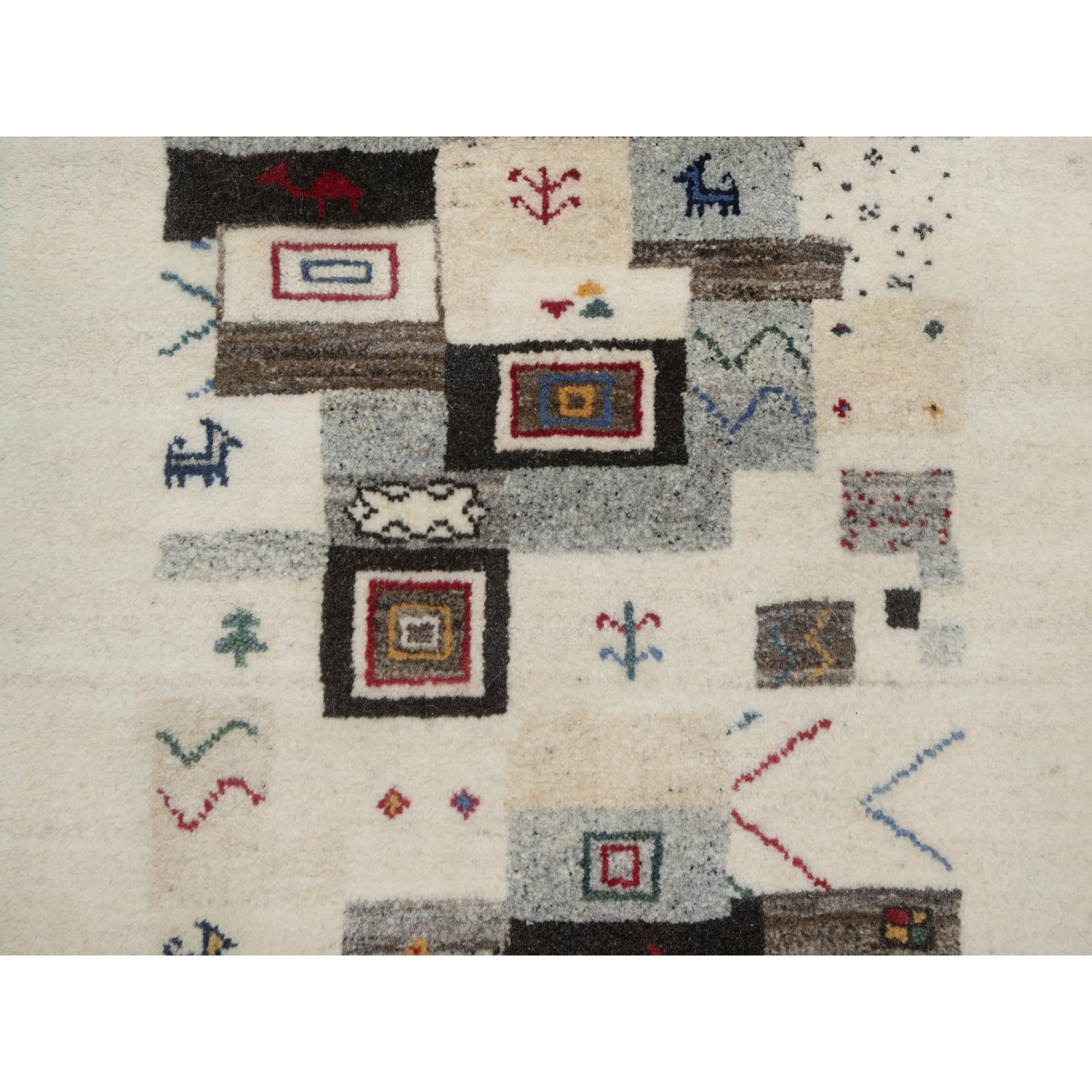 2'1"x3'1" Linen White, Modern, Lori Buft Gabbeh with Small Animal Figurines, Thick and Plush, Pure Wool, Hand Knotted, Mat, Oriental Rug Sh91323