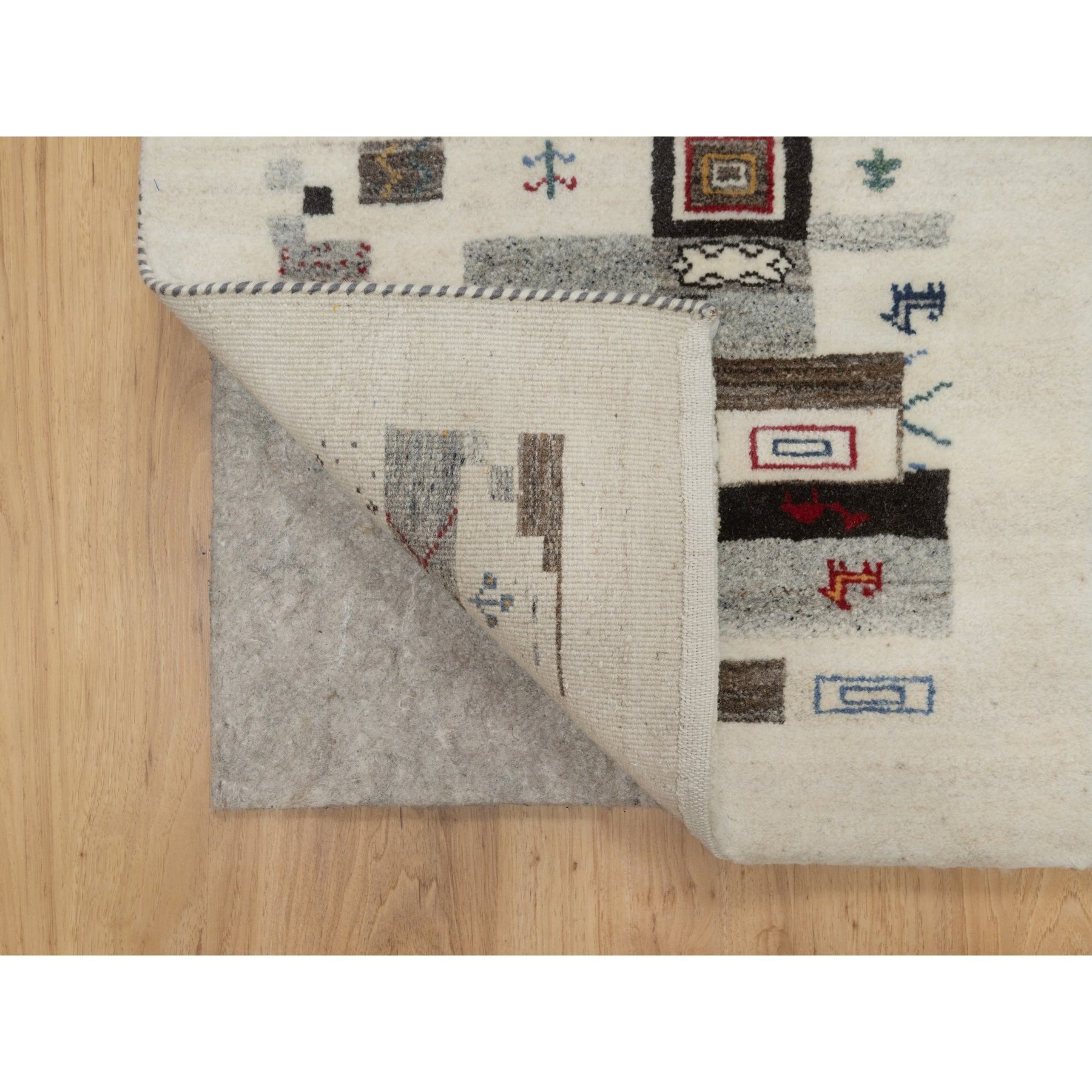 2'x3'1" Vista White, Hand Knotted, Modern, Lori Buft Gabbeh with Small Animal Figurines, Thick and Plush, 100% Wool, Mat, Oriental Rug Sh91324