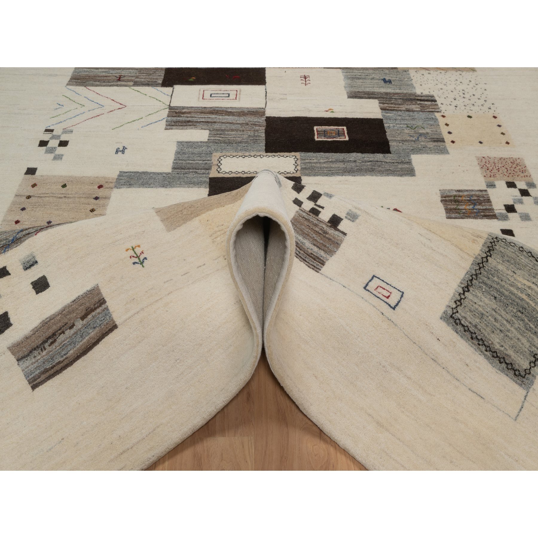 7'9"x9'9" Swan White, Modern, Lori Buft Gabbeh with Small Animal Figurines, Thick and Plush, Pure Wool, Hand Knotted, Oriental Rug Sh91339