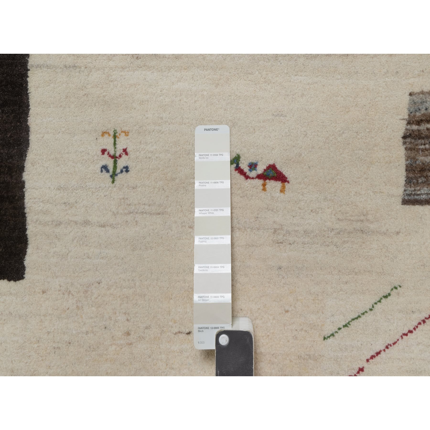 7'9"x9'9" Swan White, Modern, Lori Buft Gabbeh with Small Animal Figurines, Thick and Plush, Pure Wool, Hand Knotted, Oriental Rug Sh91339