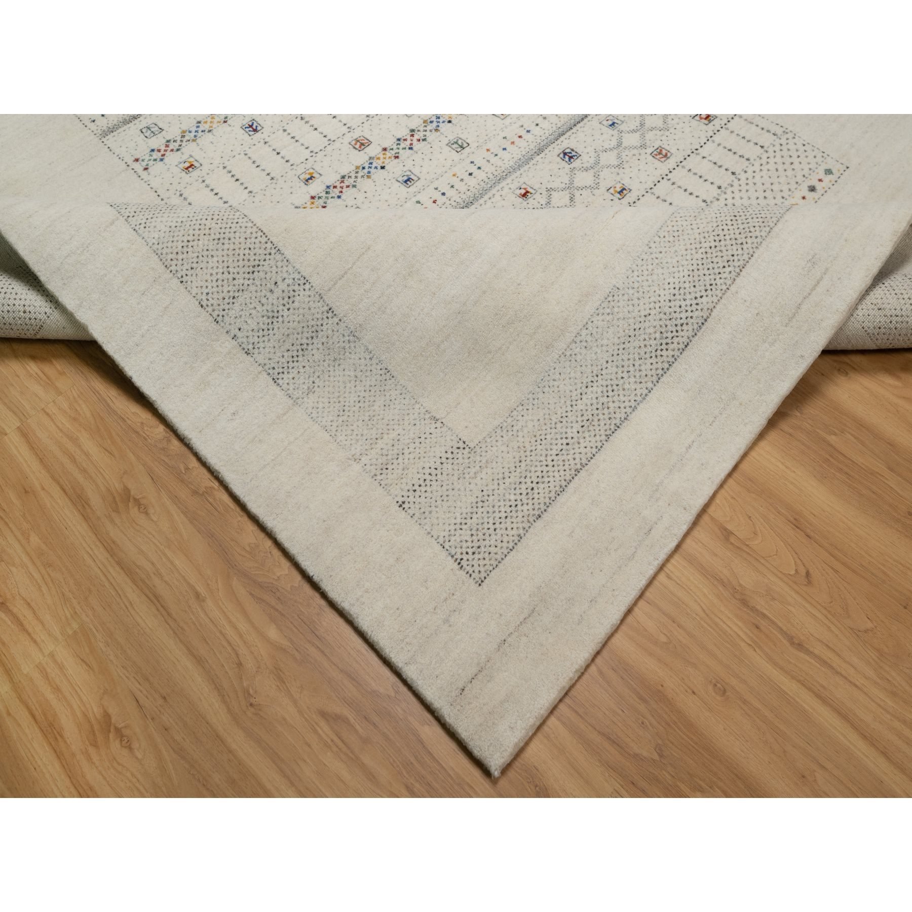 8'1"x10' Whisper White, Modern, Lori Buft Gabbeh with Small Animal Figurines, Soft Wool, Hand Knotted, Thick and Plush, Oriental Rug Sh91342