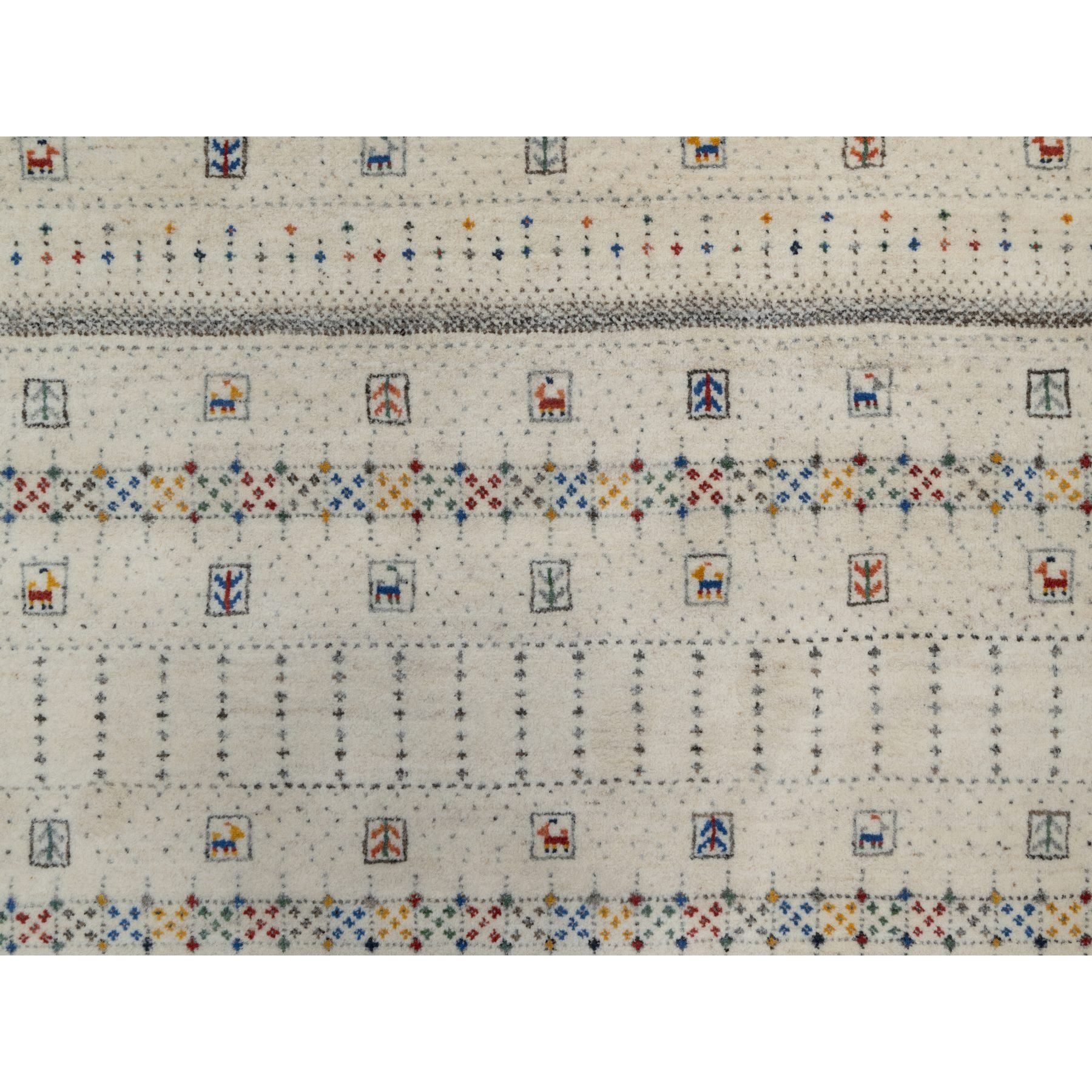 8'1"x10' Whisper White, Modern, Lori Buft Gabbeh with Small Animal Figurines, Soft Wool, Hand Knotted, Thick and Plush, Oriental Rug Sh91342