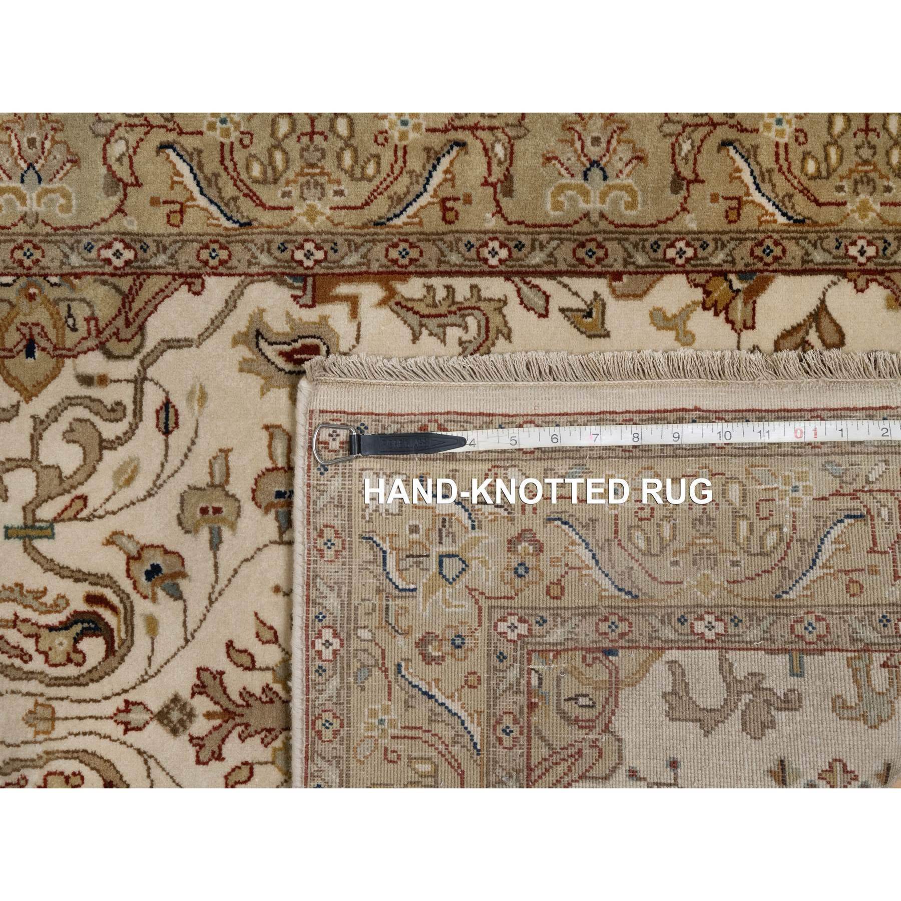 2'9"x5'1" Parchment White, Kashan Design, 300 KPSI, Hand Spun New Zealand Wool, Hand Knotted, Oriental Rug Sh91408