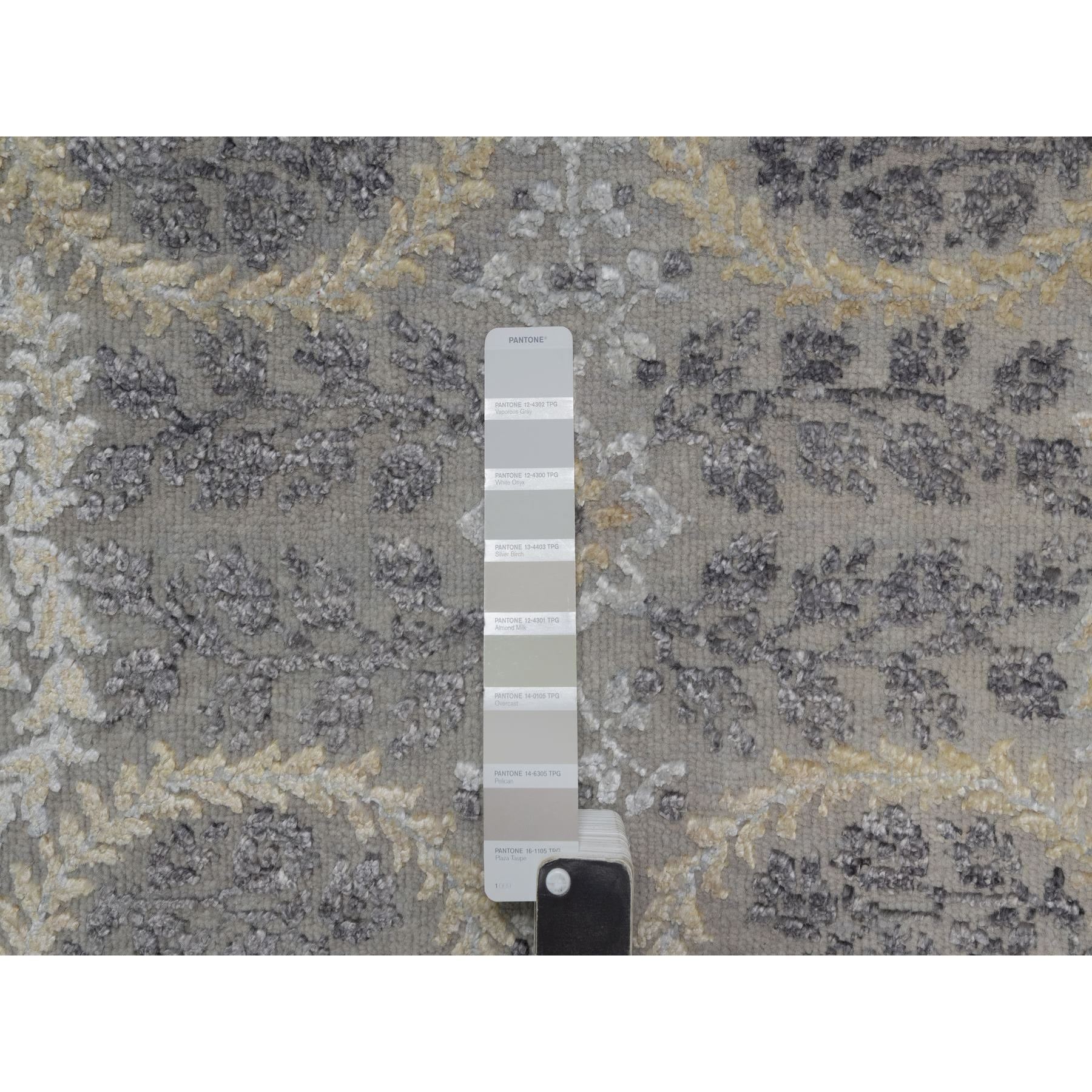 7'10"x10' Medium Gray, Jewelry Design, Wool with Textured Silk, Tone on Tone, Transitional, Hand Knotted, Oriental Rug Sh91414