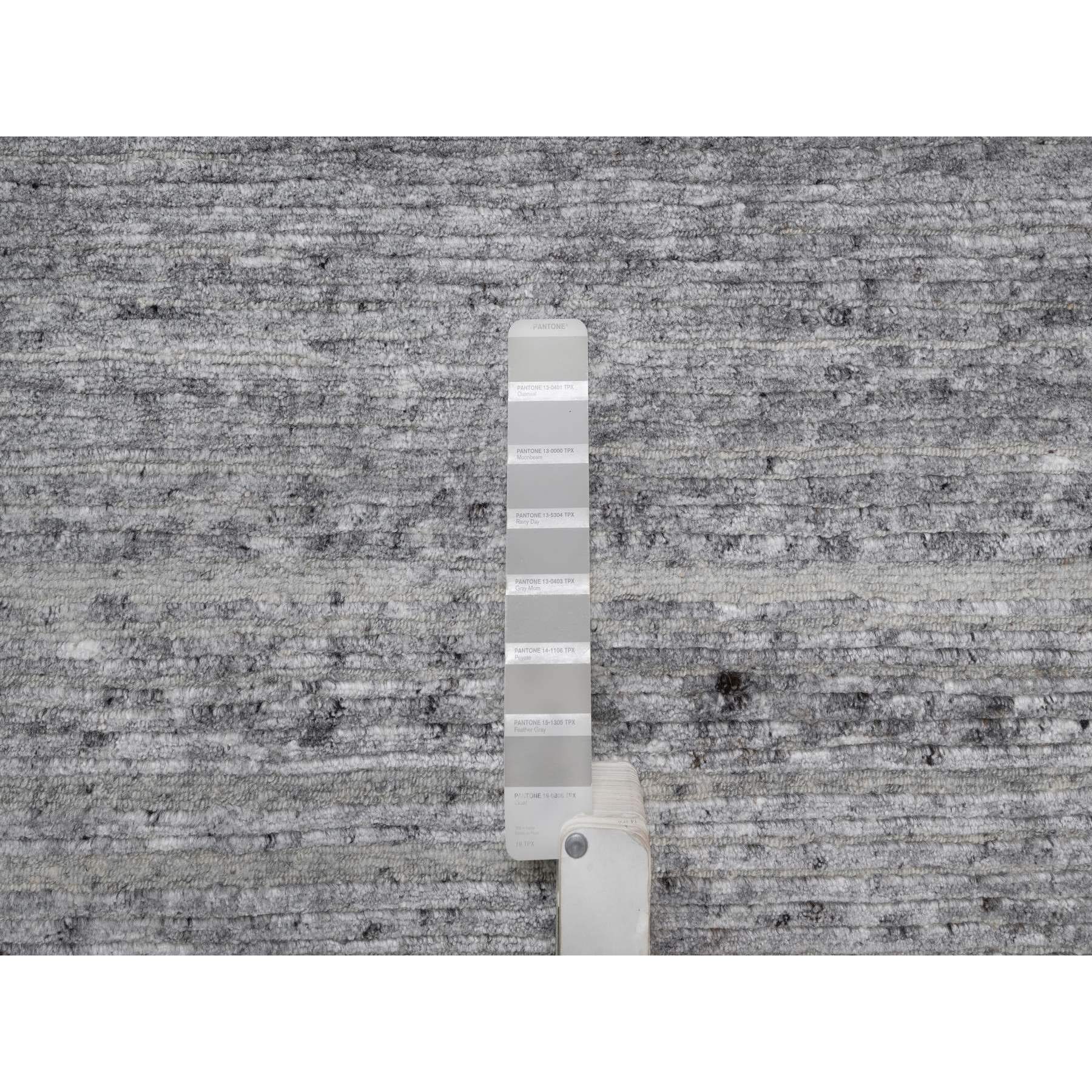 8'x9'10" Feather Gray, Modern Design with Nepali Weave, Hand Knotted, Undyed Natural Wool, Thick and Plush, Oriental Rug Sh91418