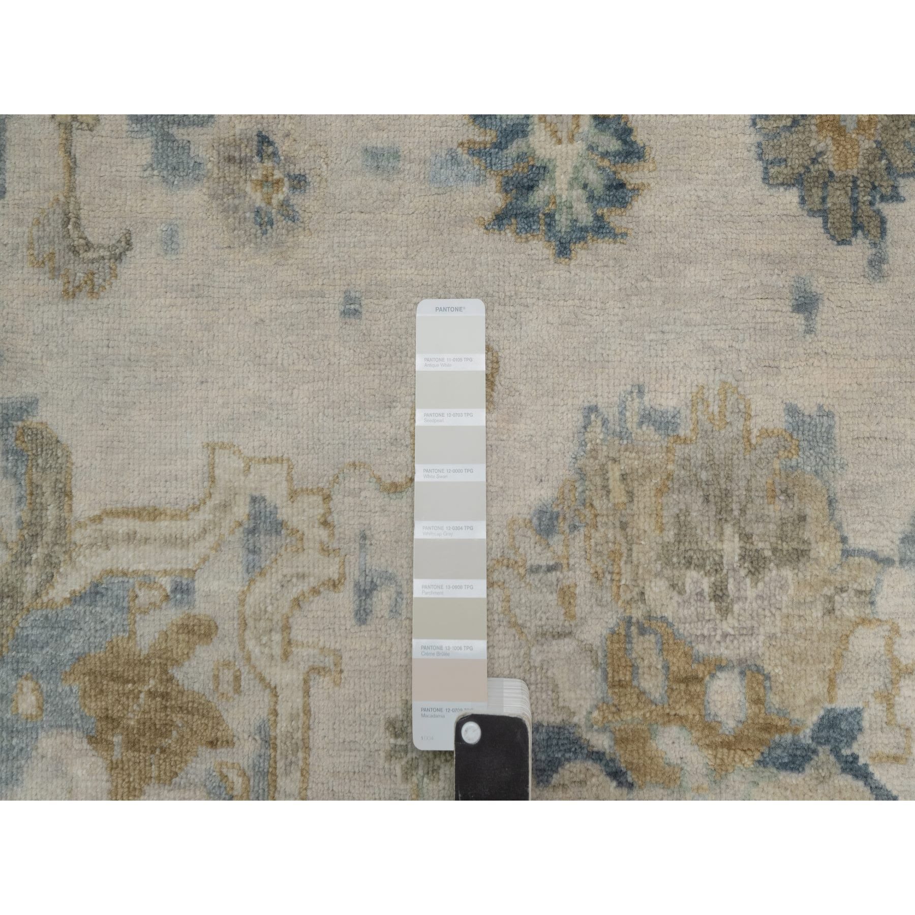 9'2"x12' Swan White and Blue, Broken Pattern with Oushak Design, 100% Wool, Hand Knotted, Borderless, Oriental Rug Sh91424