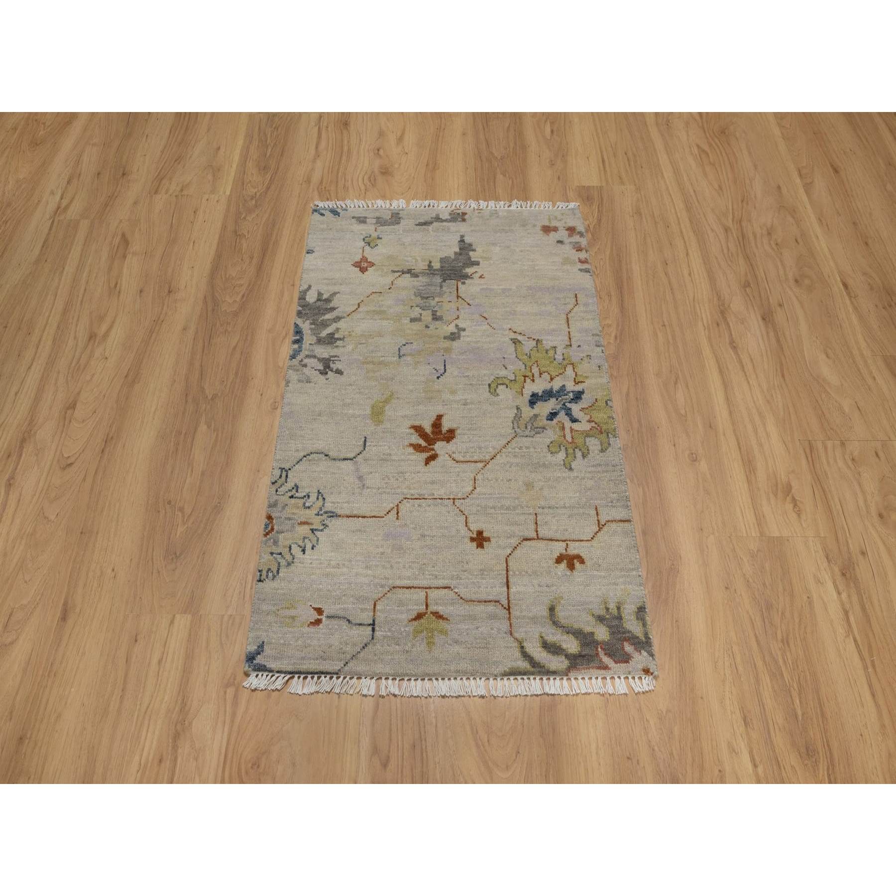 2'1"x3'4" Oyster White, Broken Pattern with Agra Design, Borderless, 100% Wool, Hand Knotted, Mat, Sample, Oriental Rug Sh91451