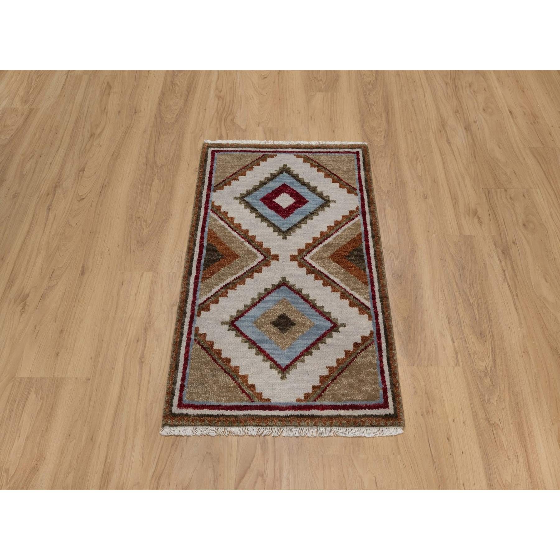 2'x3'1" Pastel Gray, Southwestern American Indian Design with Piled Construction, Plush and Lush, Hand Knotted, Pure Wool, Mat, Sample, Oriental Rug Sh91453