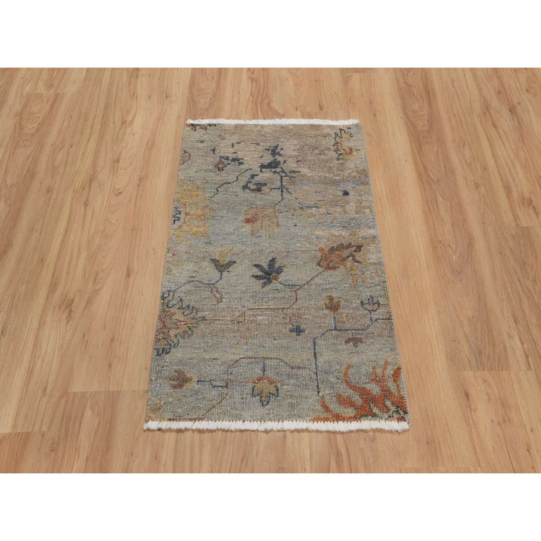 2'1"x3' Misty Gray, Broken Pattern with Oushak Design, Borderless, 100% Wool, Hand Knotted, Mat, Sample, Oriental Rug Sh91455